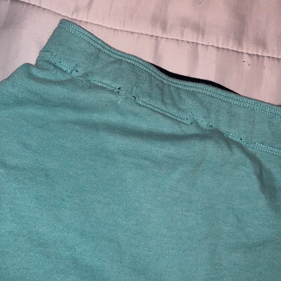 🩵Victoria’s Secret PINK shorts. Size L🩵 - Picture 3 of 9